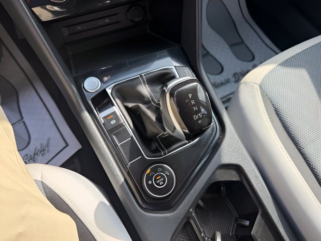 Certified 2025 Volkswagen Taos S AWD/4WD image 23