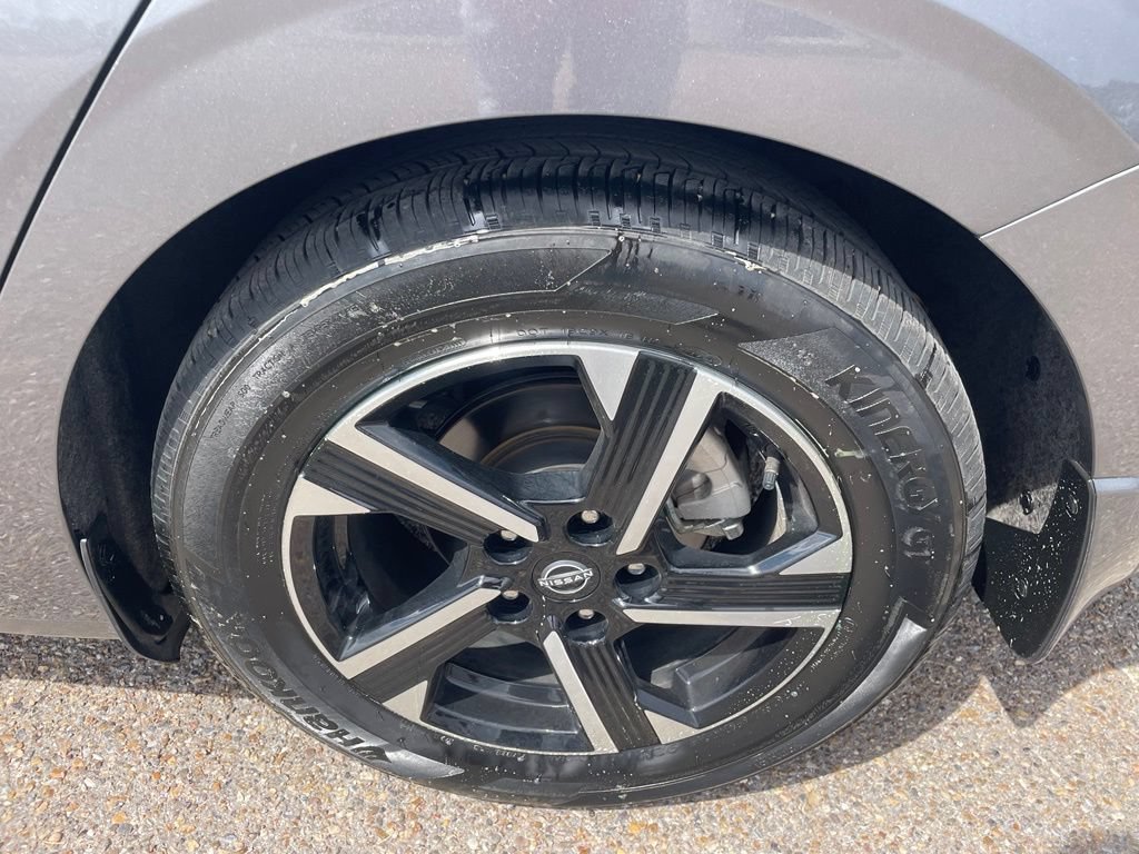 Used 2025 Nissan Sentra SV FWD image 17