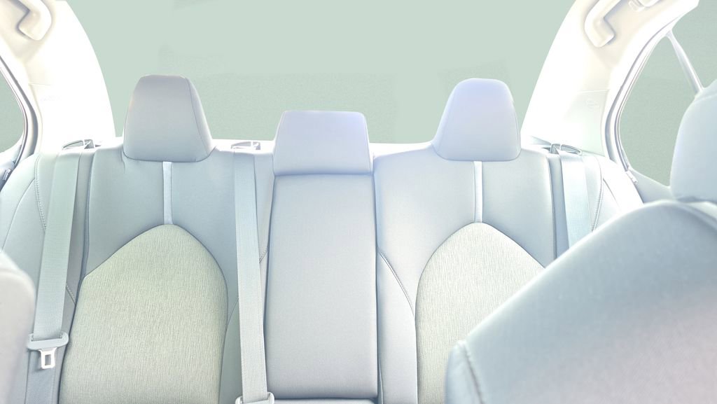 Used 2022 Toyota Camry LE image 12