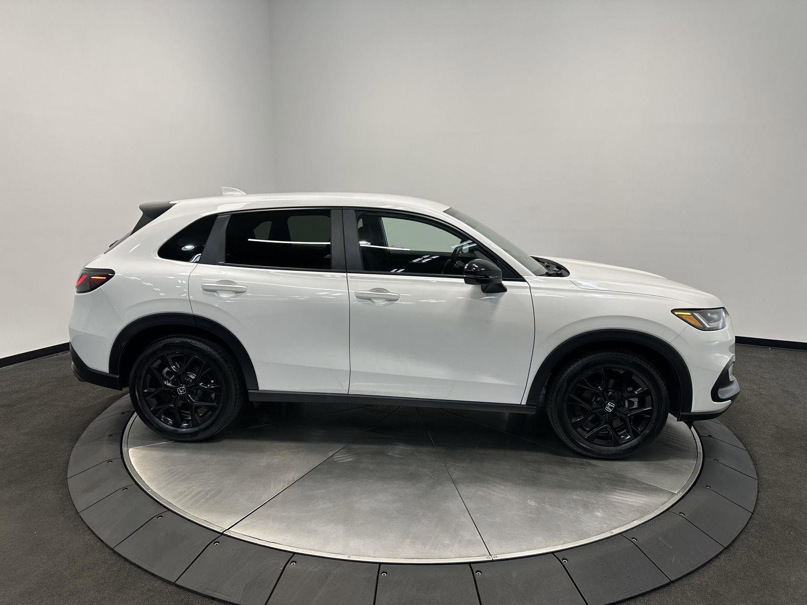 Certified 2025 Honda HR-V Sport image 7