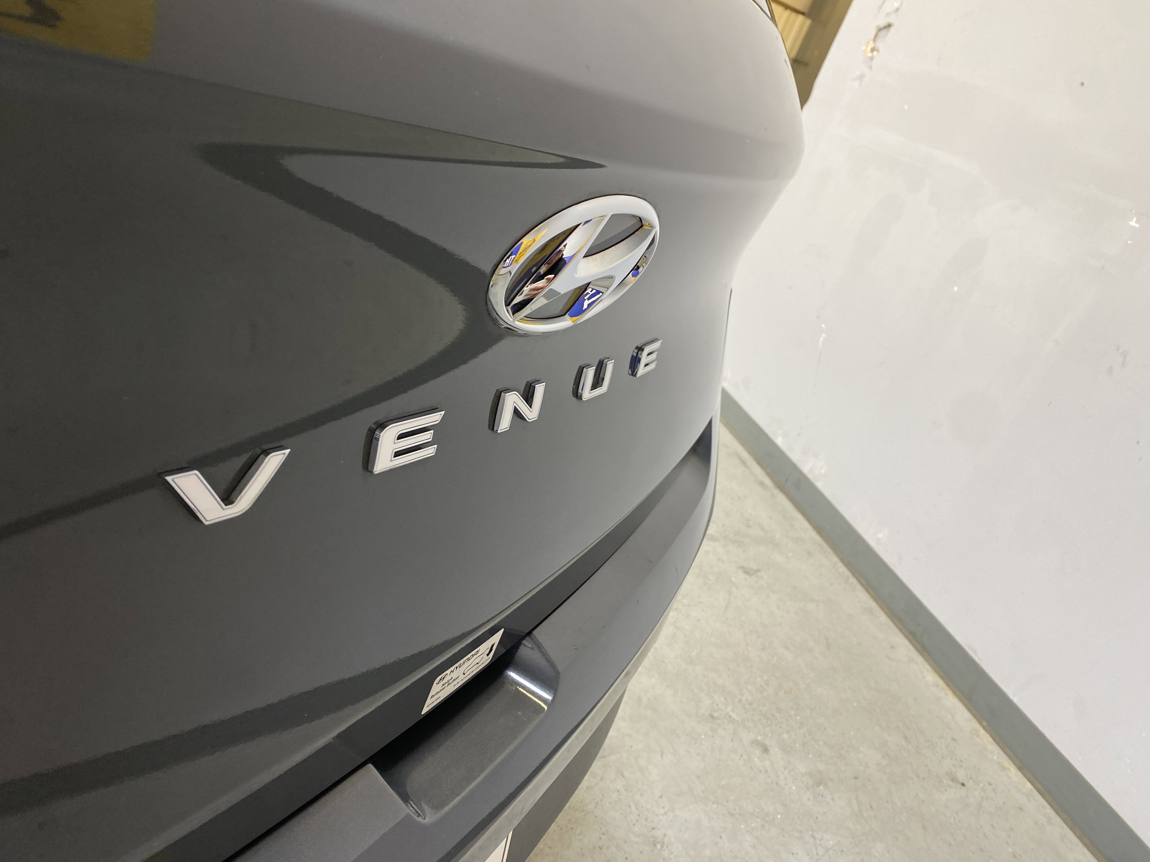 Used 2024 Hyundai Venue SEL image 16