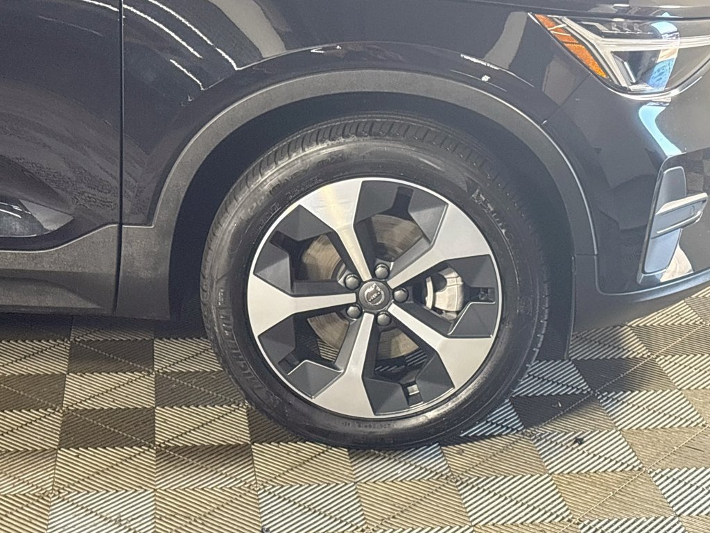 Used 2024 Volvo XC40 B5 Core AWD/4WD image 24