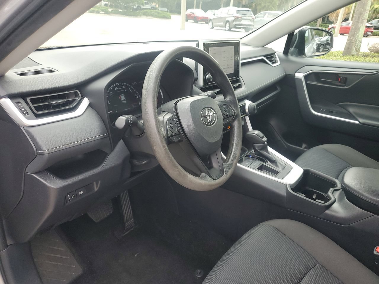 Used 2024 Toyota RAV4 LE FWD image 15