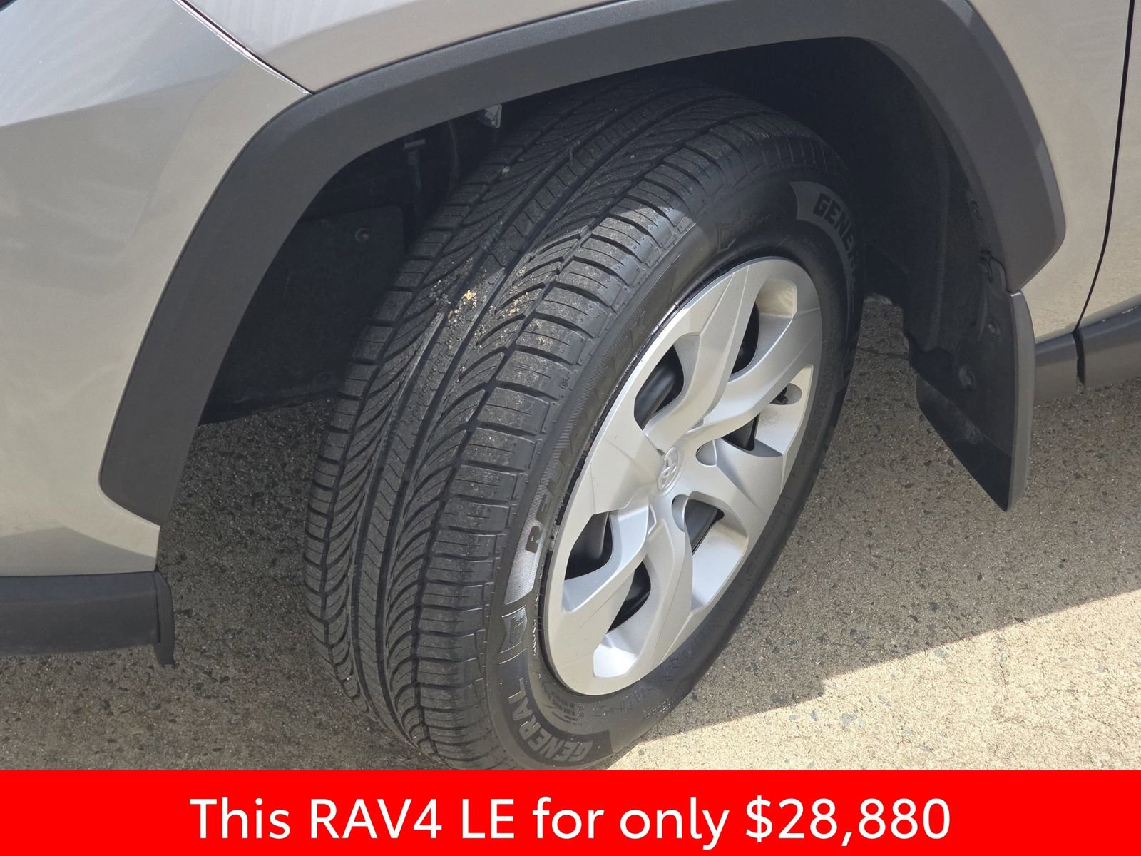 Used 2024 Toyota RAV4 LE image 38