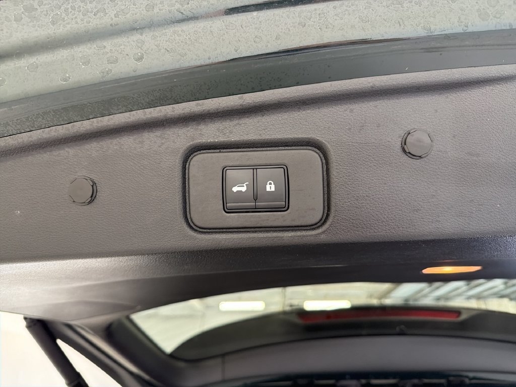Certified 2025 Nissan Pathfinder SL FWD image 17