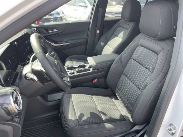 New 2027 Chevrolet Equinox LT w/ LPO, Floor Liner Package FWD image 11