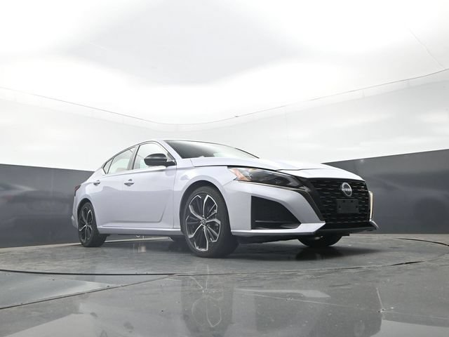 Used 2025 Nissan Altima 2.5 SR FWD image 27