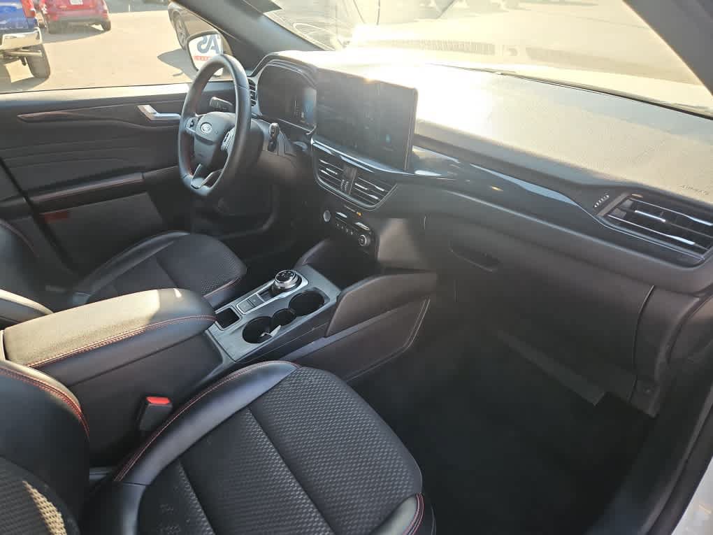 Used 2023 Ford Escape ST-Line w/ Tech Pack #1 FWD image 13