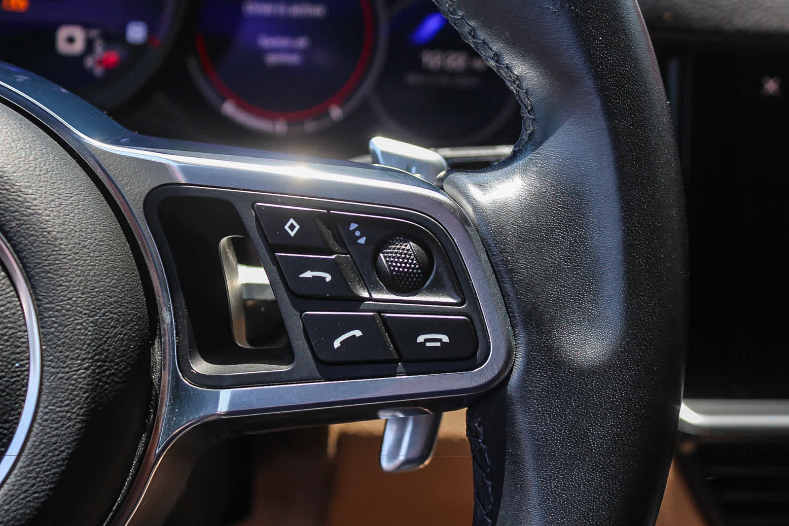 Used 2023 Porsche Cayenne Platinum Edition AWD/4WD image 23