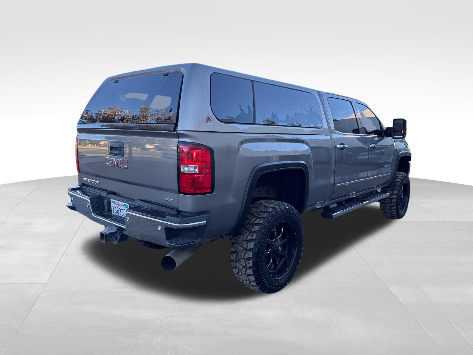 Used 2017 GMC Sierra 2500 SLT w/ Duramax Plus Package AWD/4WD image 5