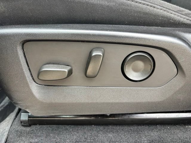 Used 2023 Chevrolet Colorado Trail Boss w/ LPO, Dark Essentials Package AWD/4WD image 16