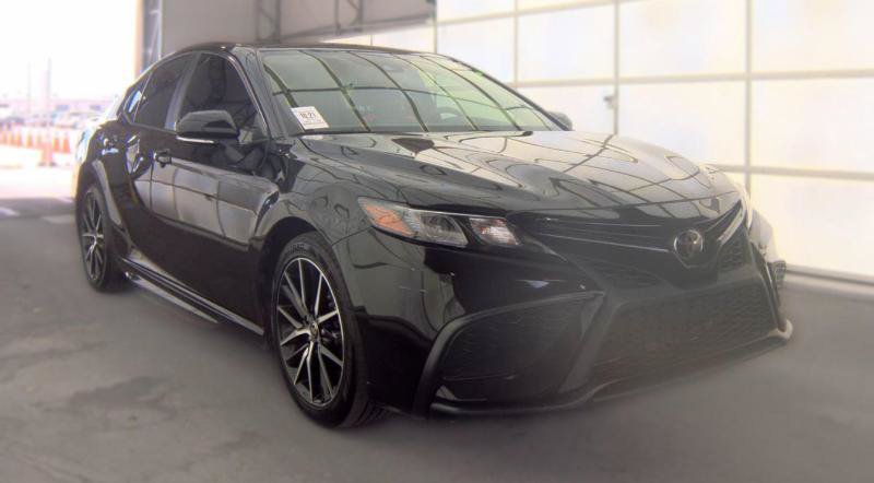 Used 2024 Toyota Camry SE FWD image 3
