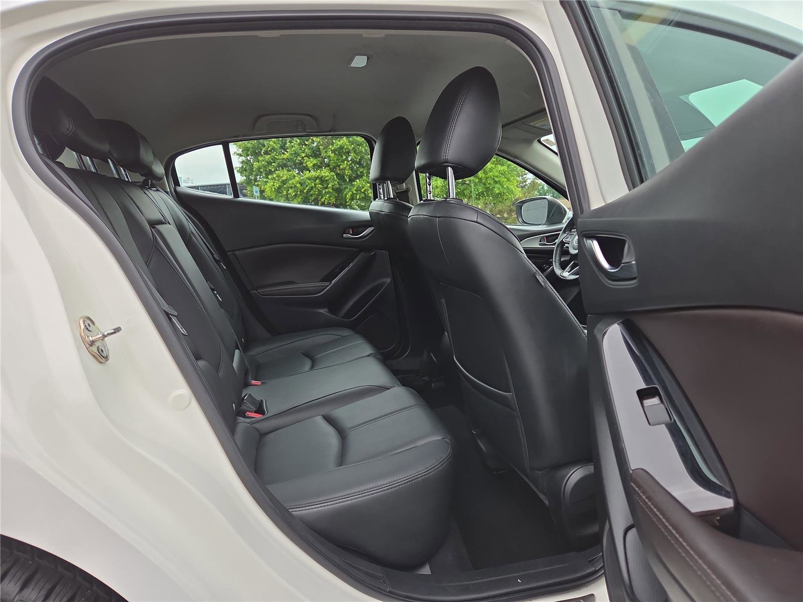Used 2017 MAZDA MAZDA3 Touring FWD image 27
