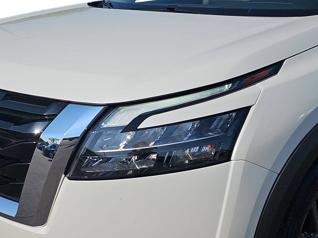 Used 2024 Nissan Pathfinder SV FWD image 30