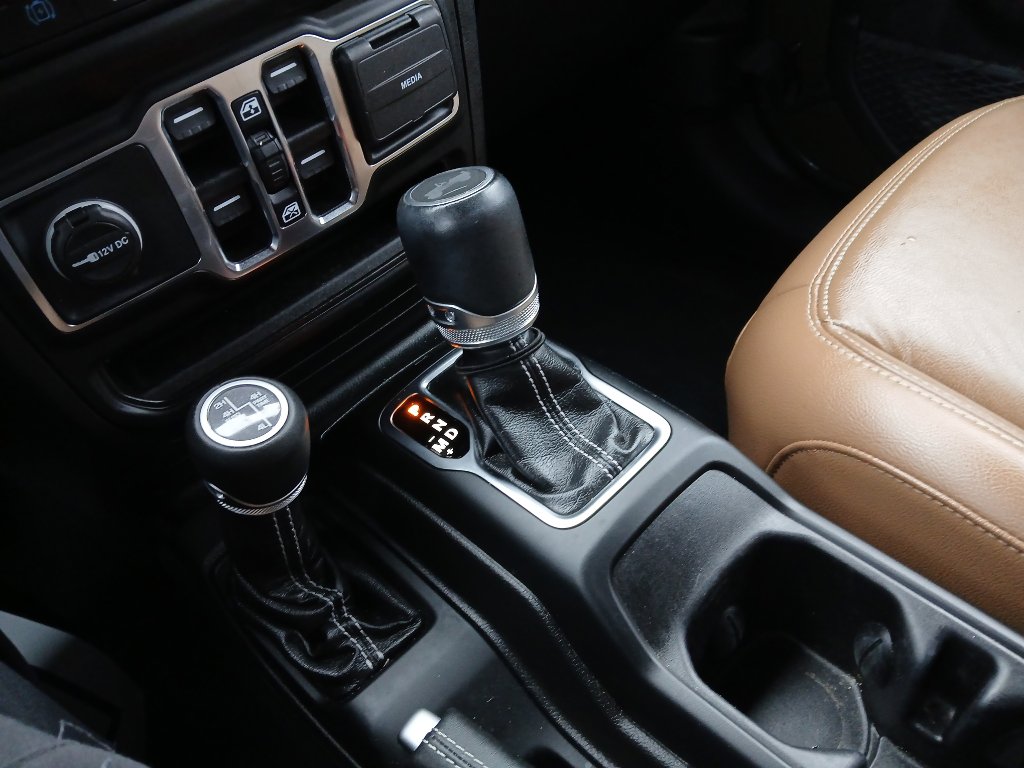 Used 2022 Jeep Wrangler Unlimited Sahara image 48