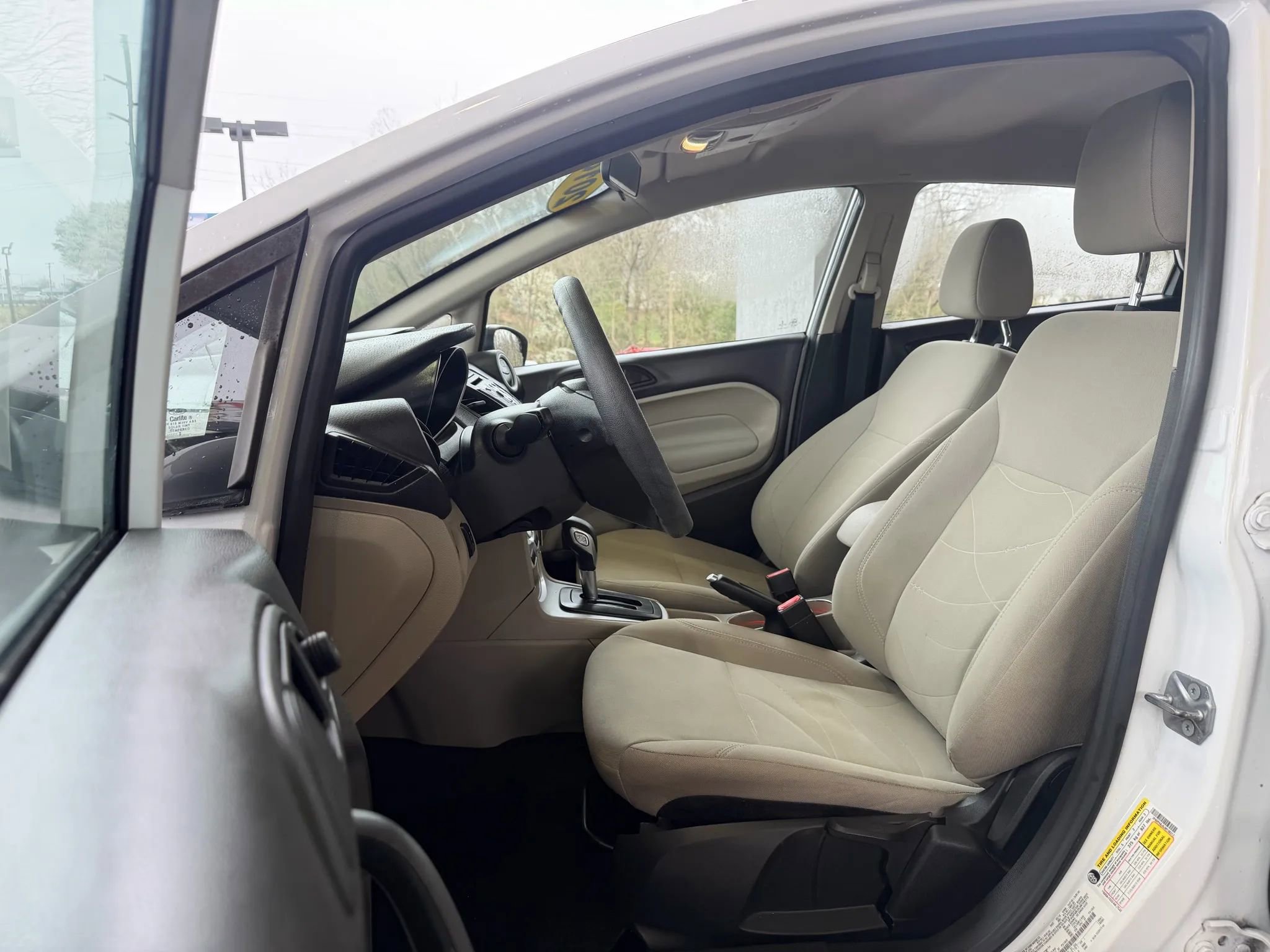 Used 2018 Ford Fiesta SE image 8