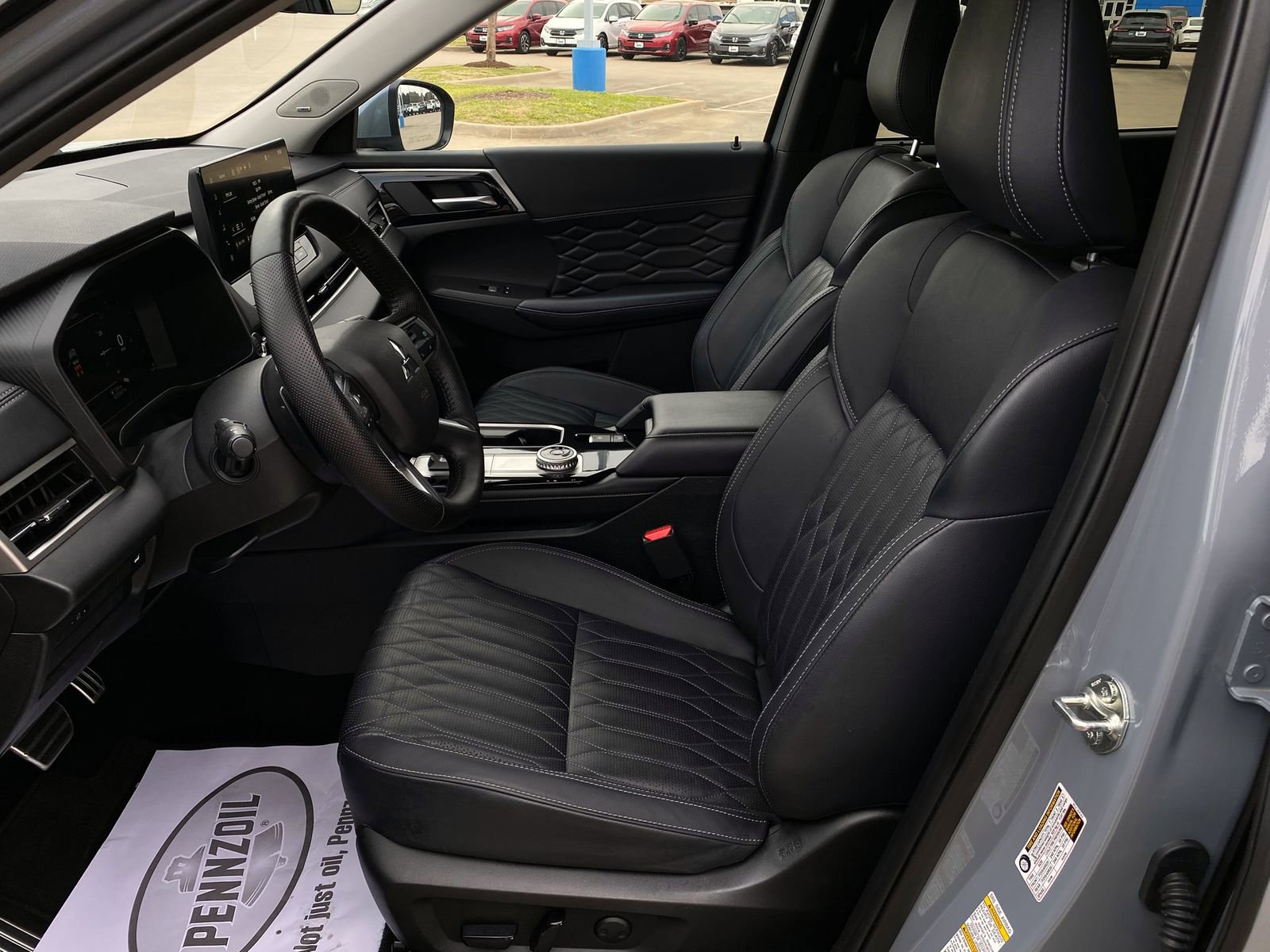 Used 2025 Mitsubishi Outlander SEL image 10