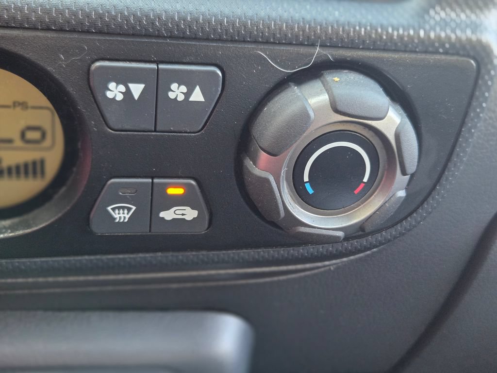 Used 2014 Honda Ridgeline SE image 39
