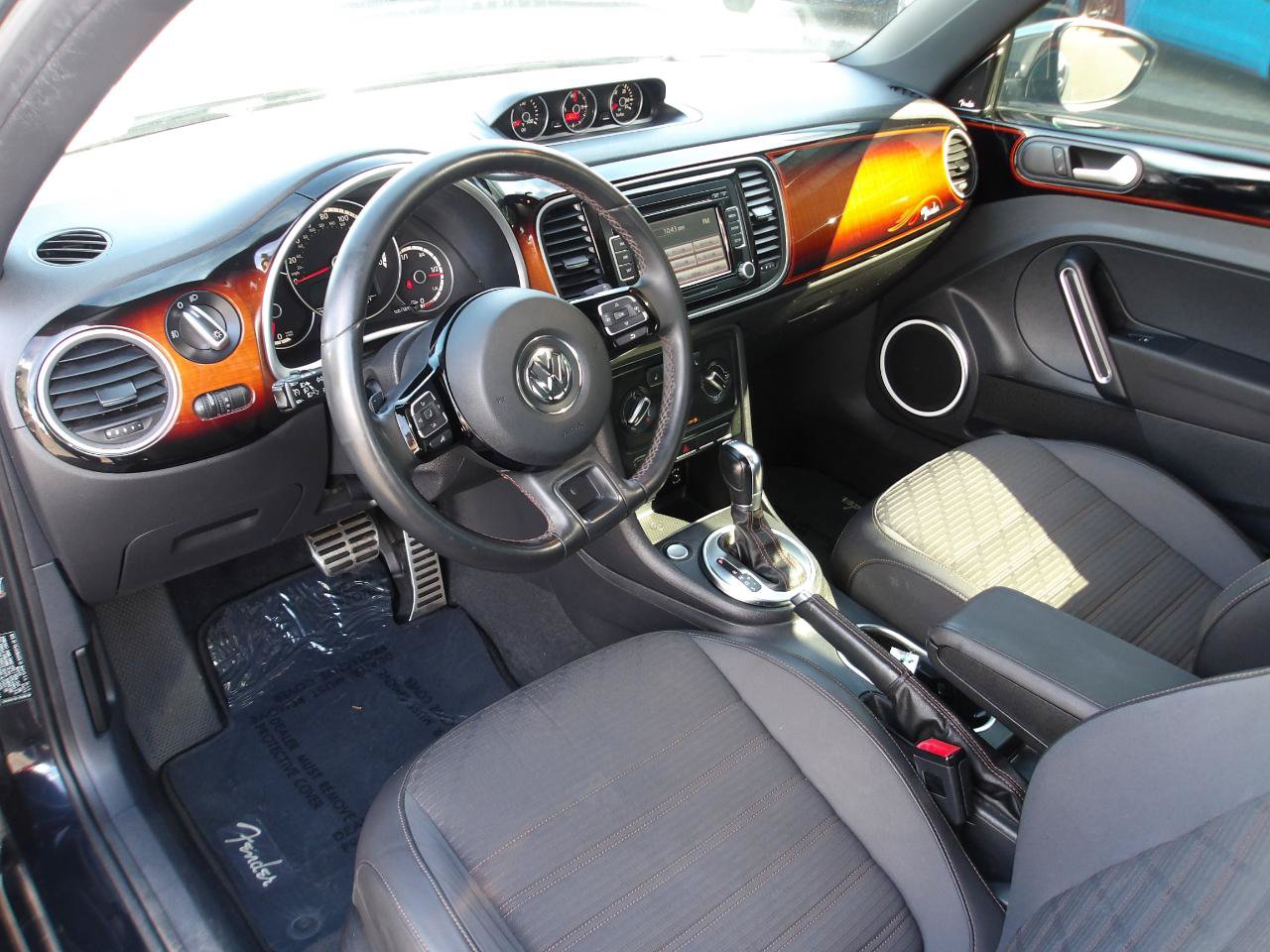 Used 2013 Volkswagen Beetle Turbo FWD image 9