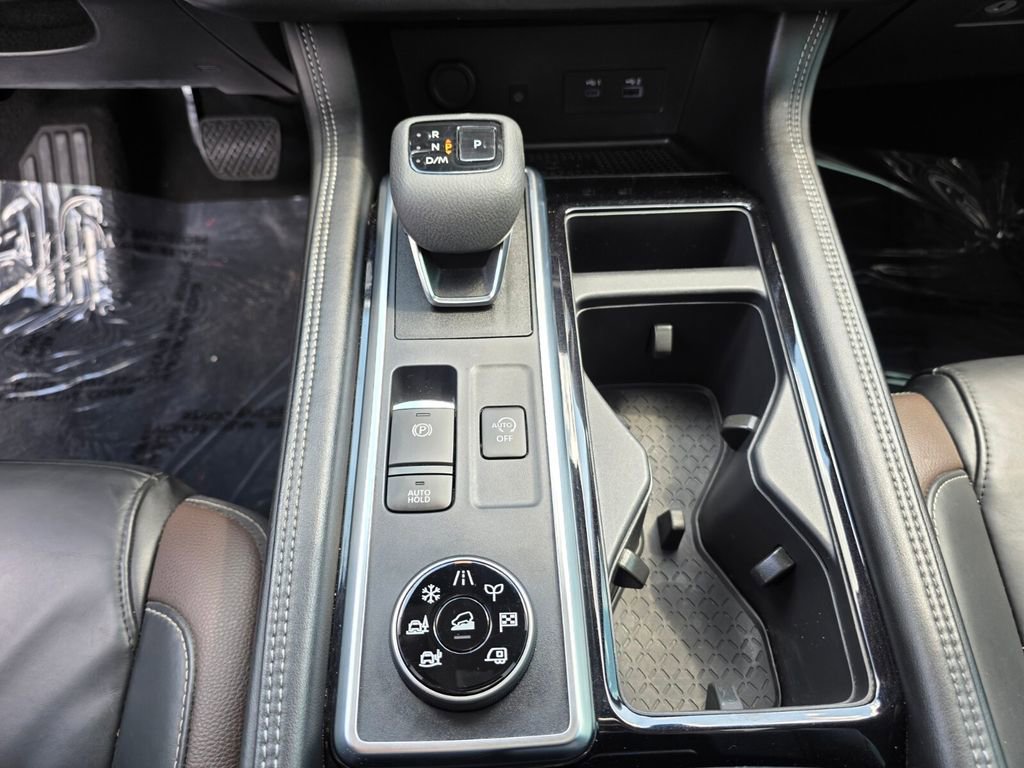 Used 2024 Nissan Pathfinder Platinum w/ Cargo Package image 28