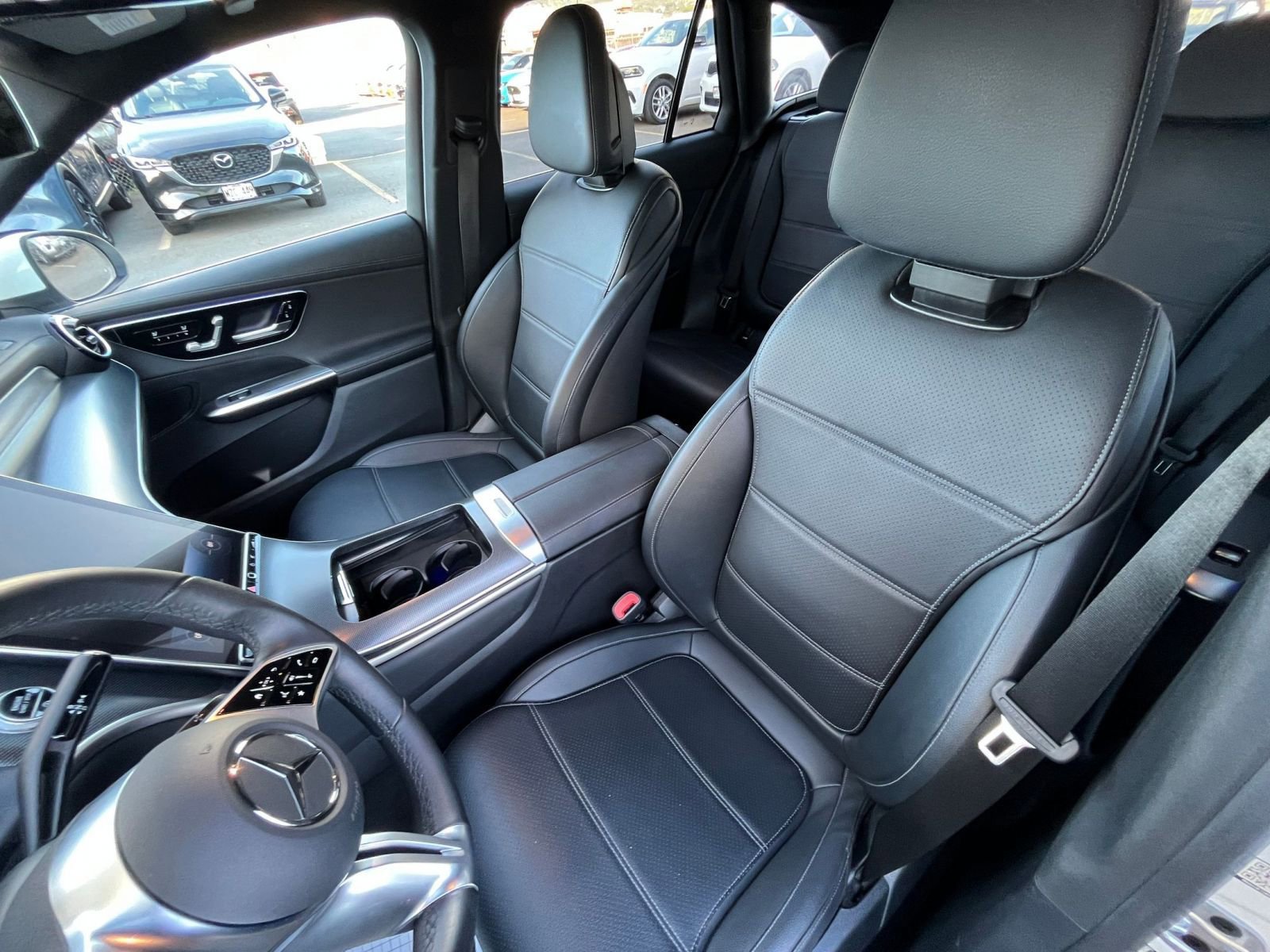 Used 2024 Mercedes-Benz GLC 300 4MATIC image 36