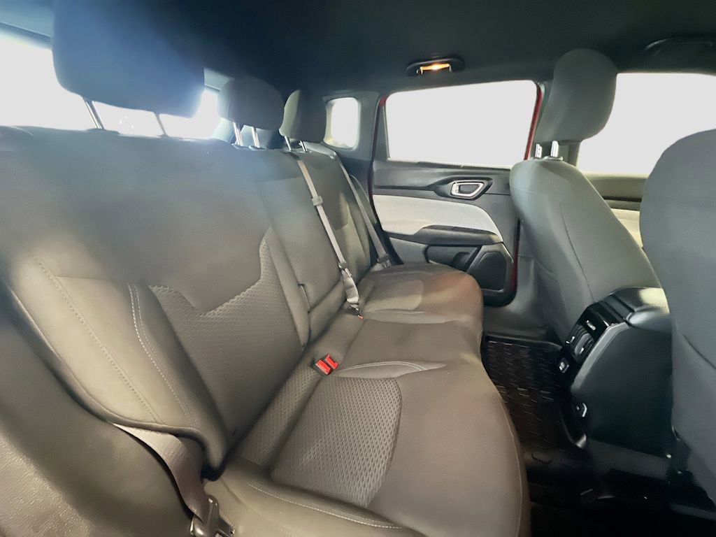 Used 2023 Jeep Compass Sport image 23