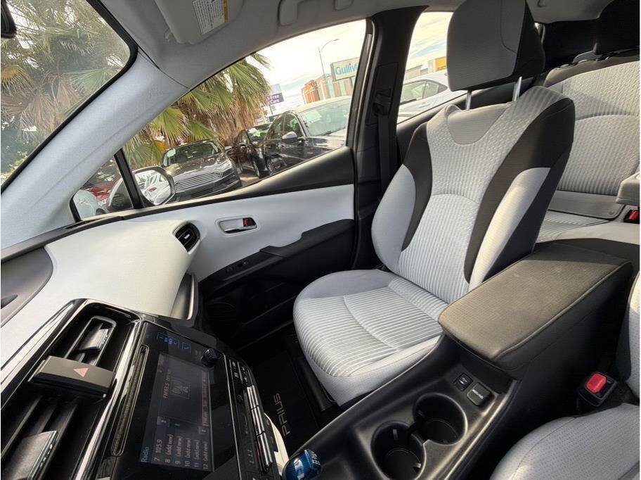 Used 2016 Toyota Prius Two FWD image 14