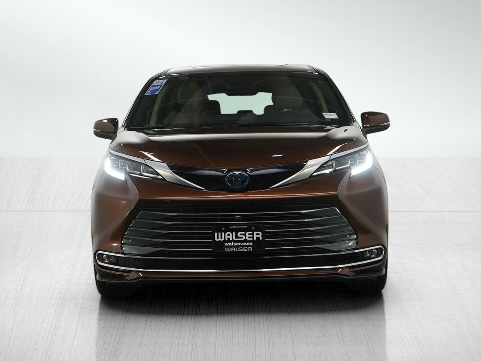 Used 2021 Toyota Sienna Limited image 9