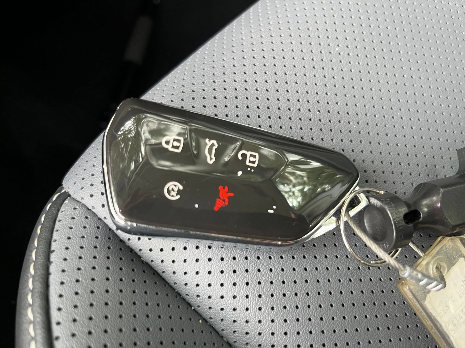 Used 2026 Volkswagen Tiguan SE FWD image 20