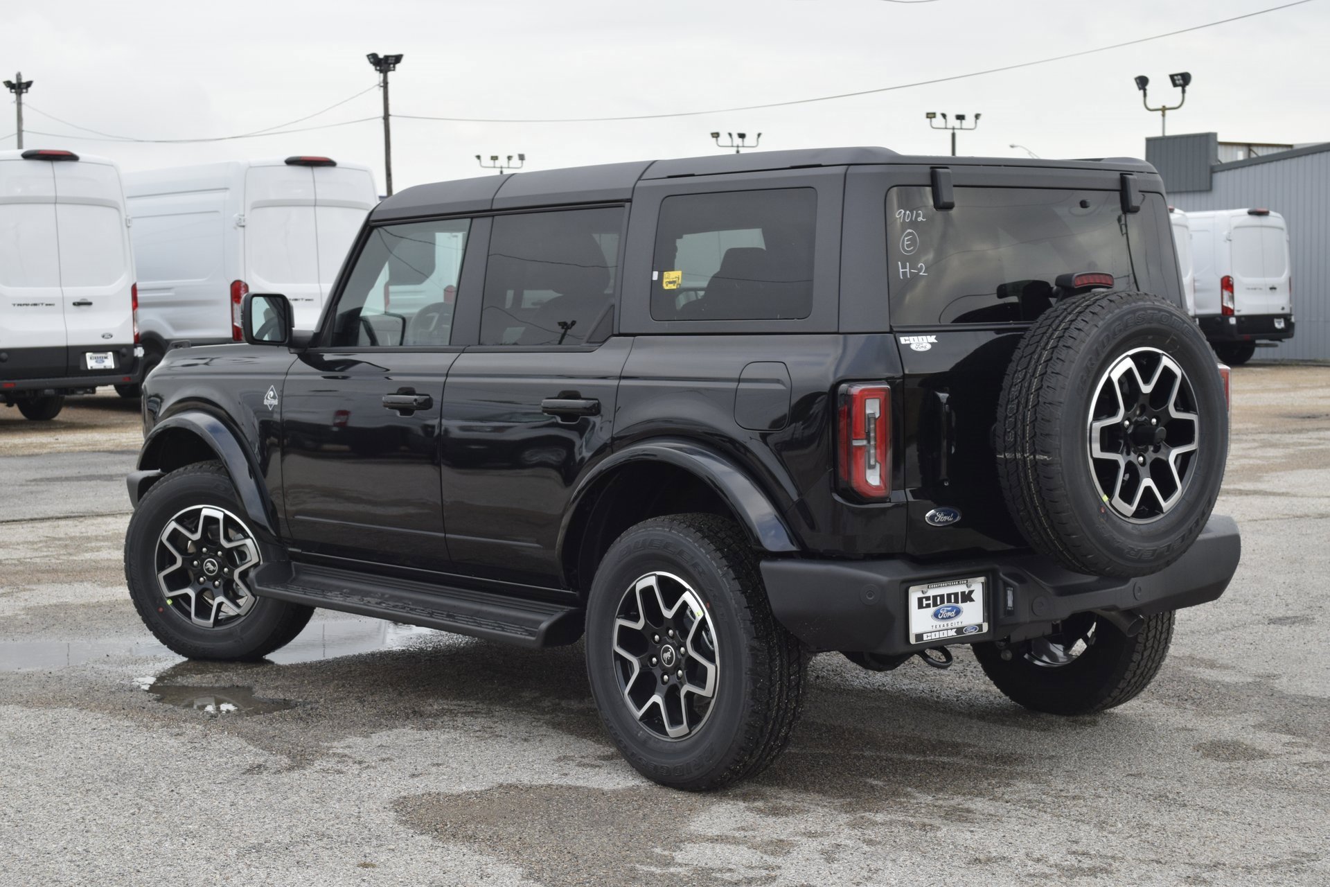 New 2025 Ford Bronco Outer Banks image 4