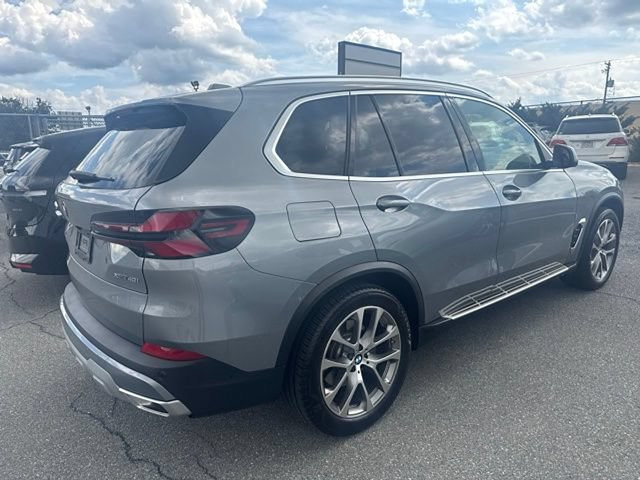 Certified 2024 BMW X5 xDrive40i w/ Premium Package AWD/4WD image 6