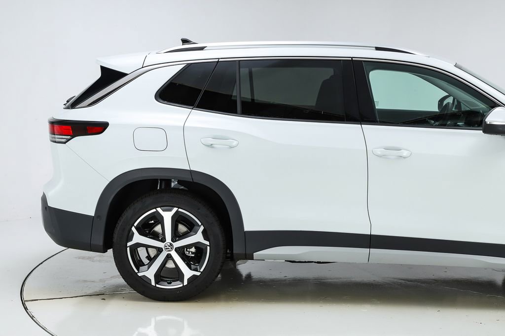 New 2026 Volkswagen Tiguan SE image 49