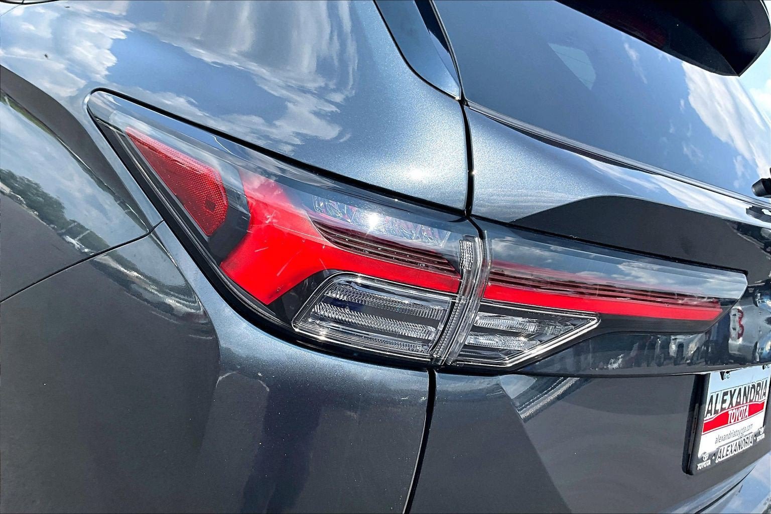 Used 2025 Mitsubishi Outlander SE AWD/4WD image 28
