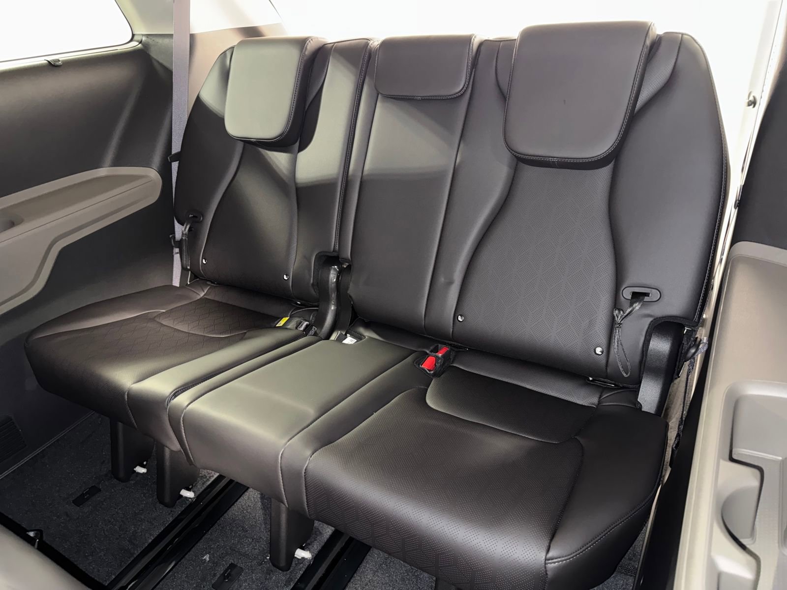 New 2026 Kia Carnival EX FWD image 28