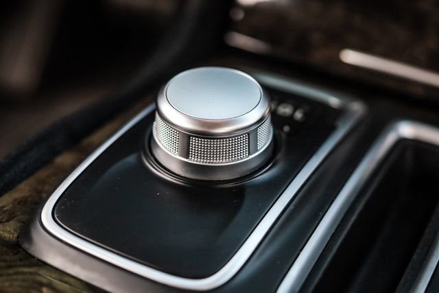 Used 2015 Chrysler 300 C RWD image 40
