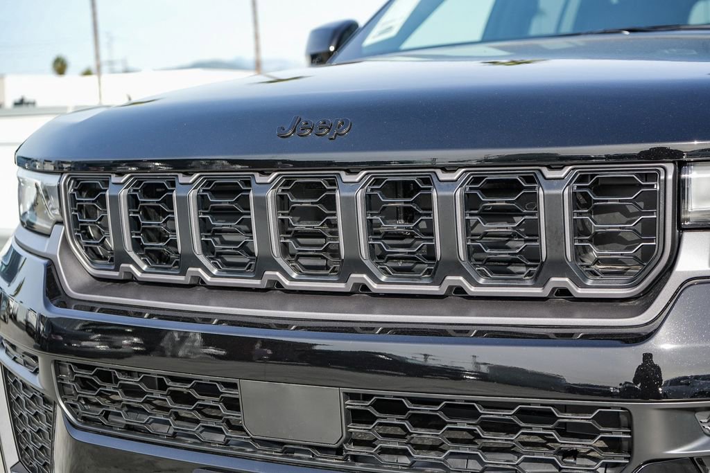 New 2026 Jeep Grand Cherokee Altitude image 6