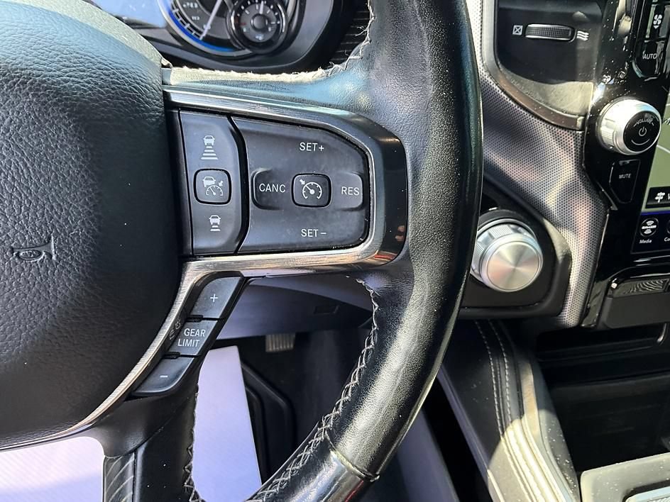 Used 2020 RAM 1500 Limited w/ Black Appearance Package AWD/4WD image 33