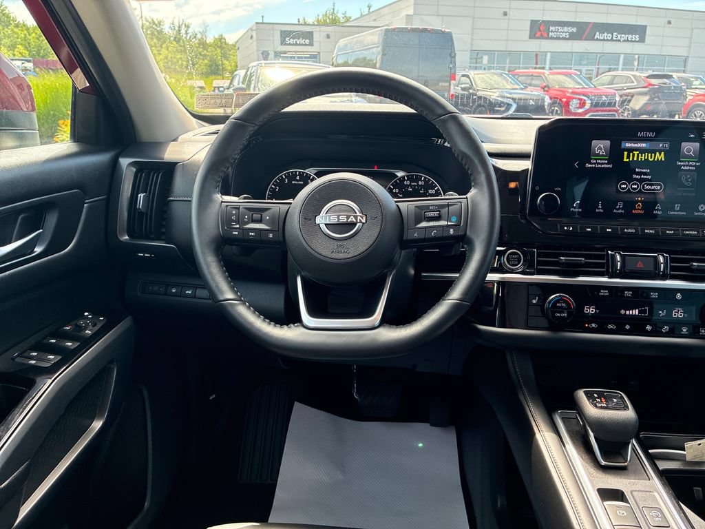 Used 2023 Nissan Pathfinder SL AWD/4WD image 21