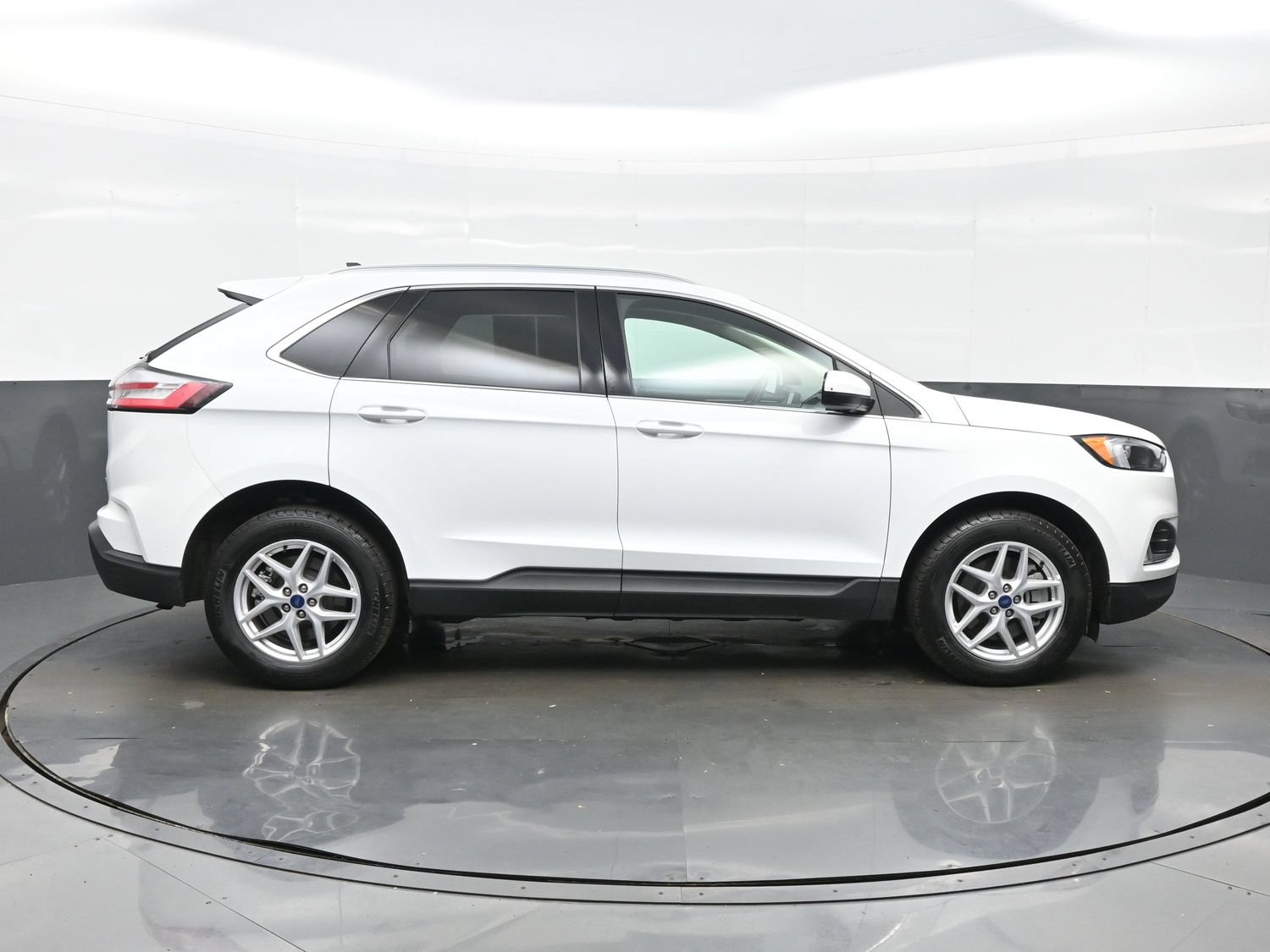Used 2024 Ford Edge SEL w/ Convenience Package AWD/4WD image 7