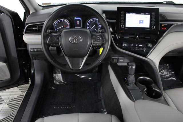 Used 2021 Toyota Camry SE FWD image 10