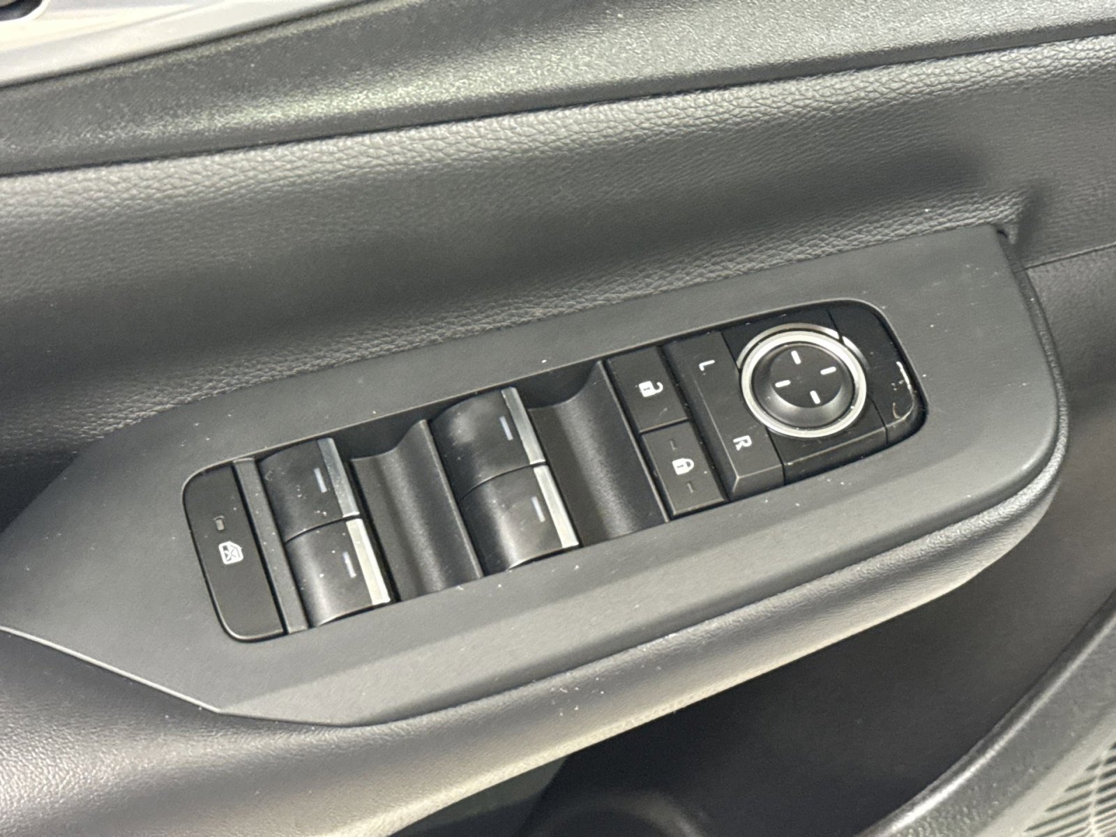 Used 2024 Toyota Prius Prime FWD image 27