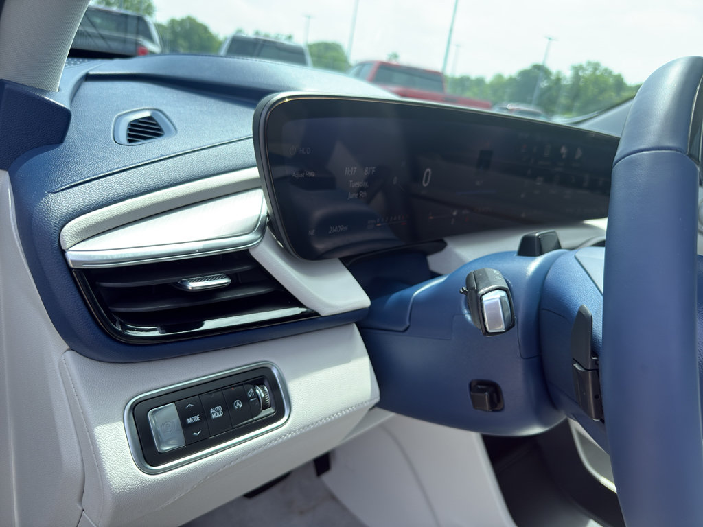 Certified 2025 Buick Enclave Avenir w/ Super Cruise Package FWD image 13