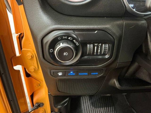 Used 2021 Jeep Wrangler Unlimited Sahara w/ Cold Weather Group AWD/4WD image 22