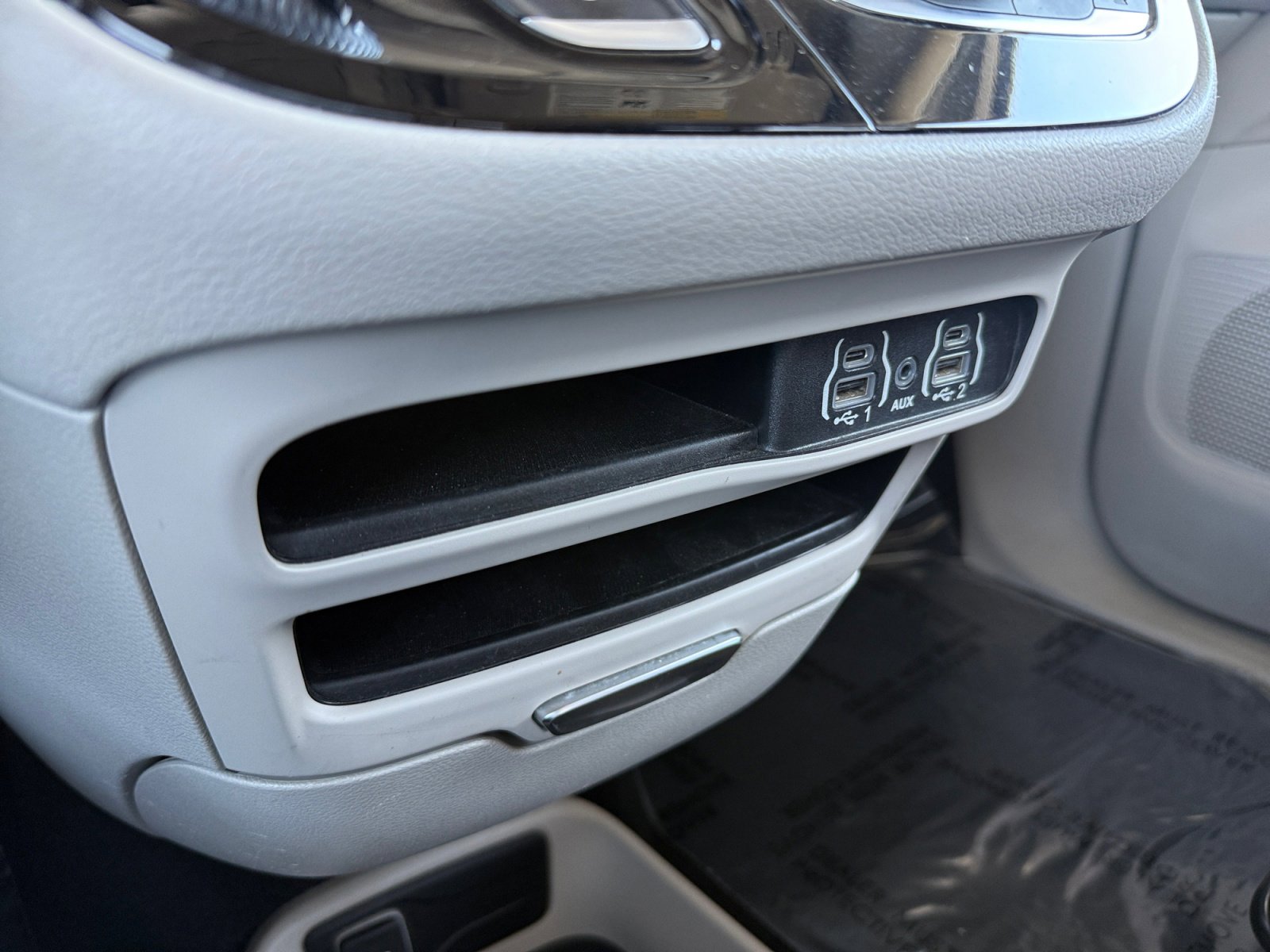 Used 2022 Chrysler Voyager LX FWD image 20