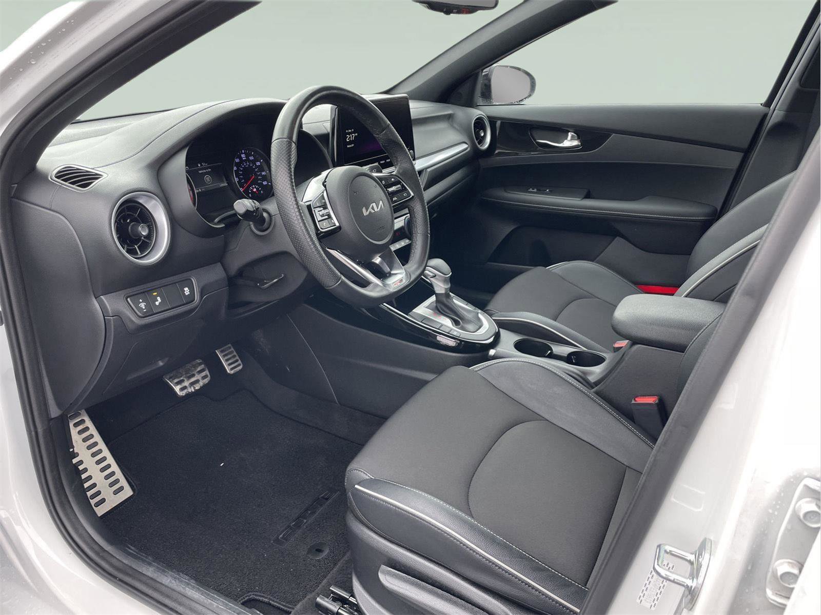 Used 2023 Kia Forte GT-Line image 12