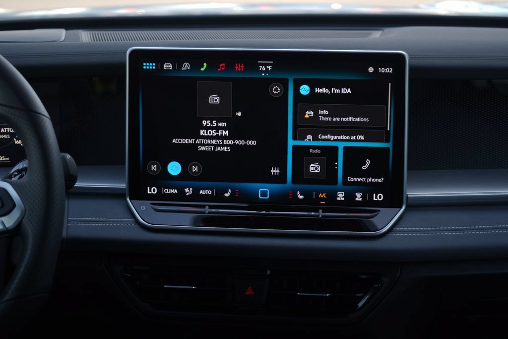 New 2026 Volkswagen Tiguan SE R-Line FWD image 10