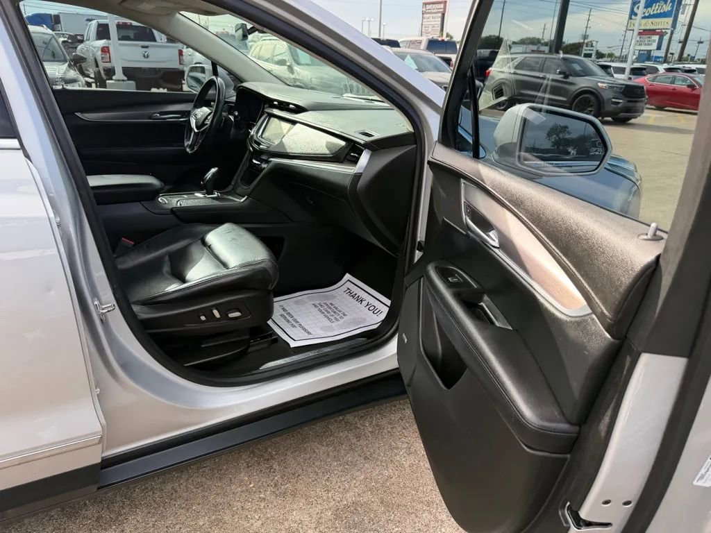 Used 2017 Cadillac XT5 Luxury AWD/4WD image 13