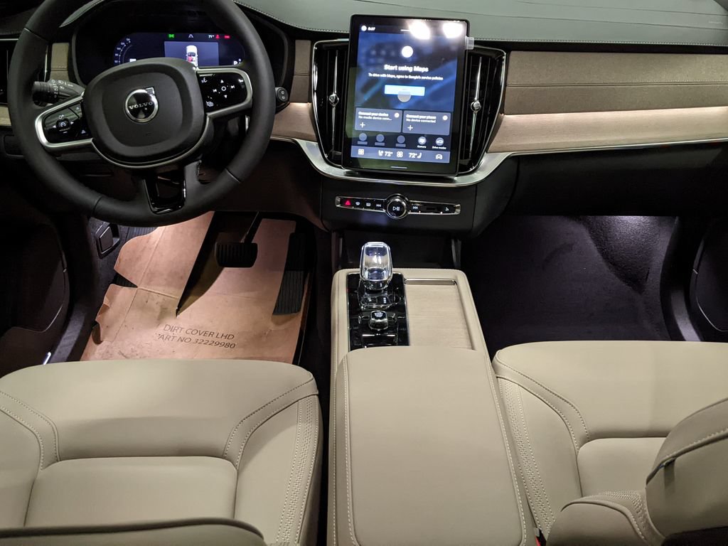 New 2026 Volvo XC90 B5 Plus AWD/4WD image 13