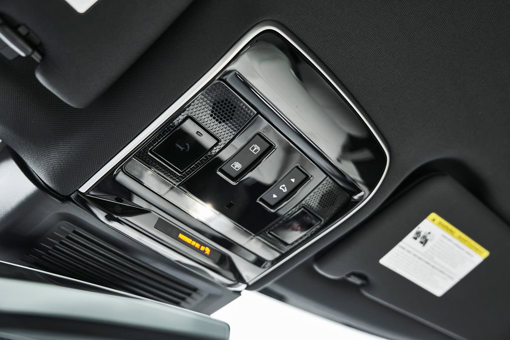 Used 2025 Land Rover Range Rover Long Wheelbase SE image 82