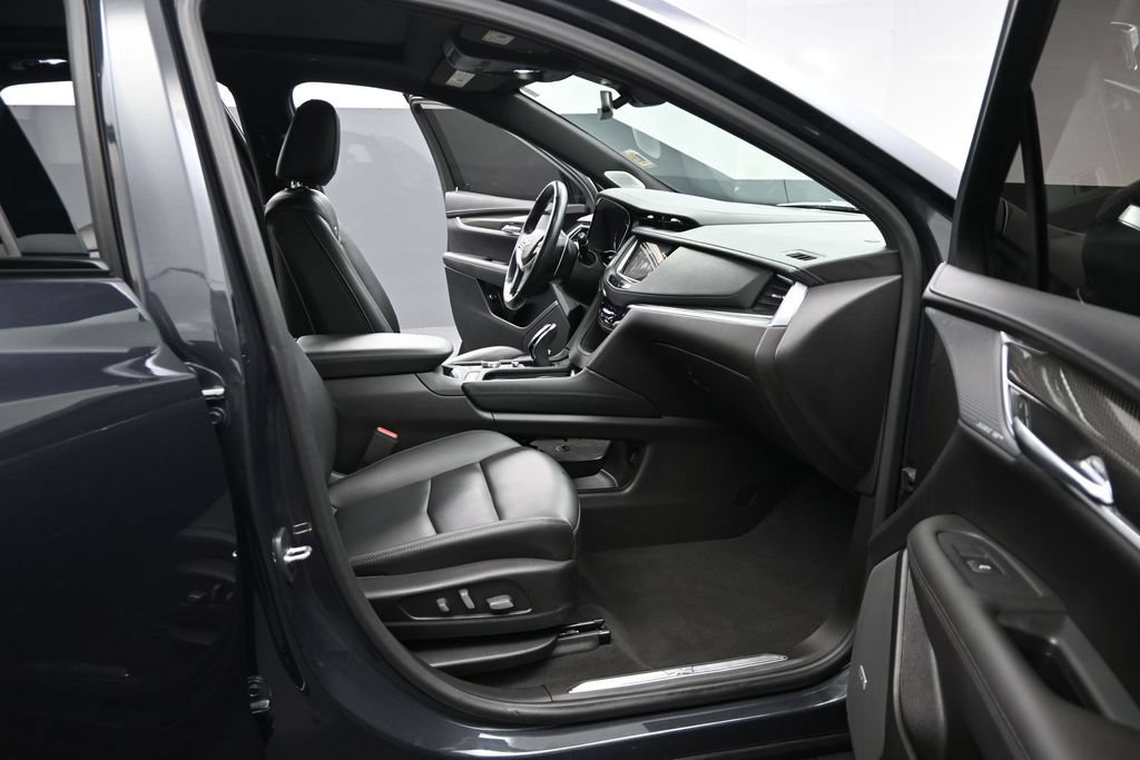 Certified 2022 Cadillac XT5 Sportv w/ LPO, Floor Liner Package AWD/4WD image 16